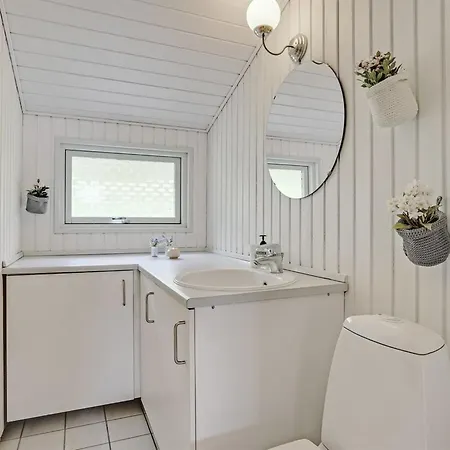 Elpida - 100m From The Sea By Interhome
